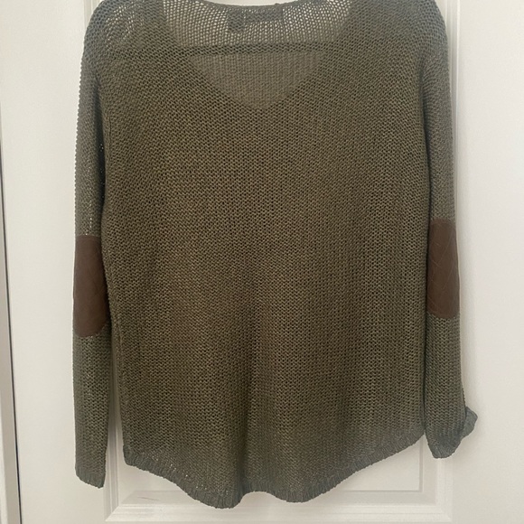 Olive green RDI sweater- brown elbow patches-XS ( fits like a small)  V neck - Picture 1 of 4